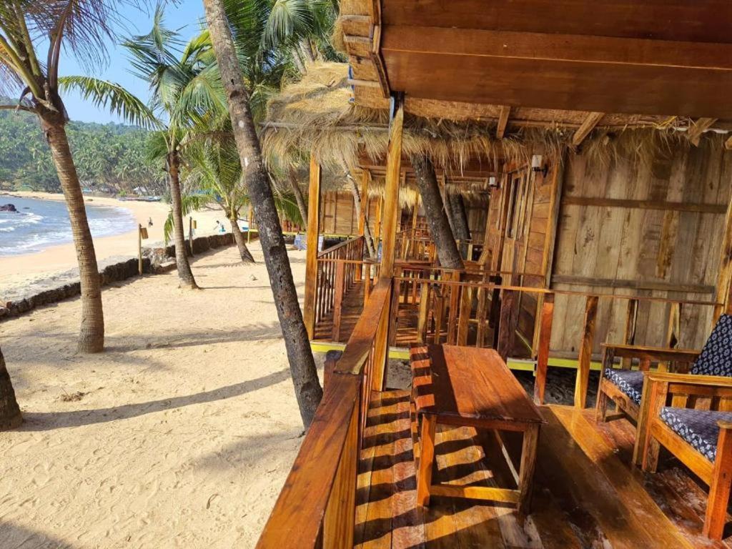 Sea Front Cottage Little Khola Cola 外观 照片
